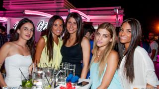 H απόλυτη καλοκαιρινή απόδραση έχει όνομα: Yacht Club.