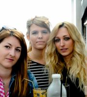 Η απόλυτη... 'αυτοδυναμία' στο ΝΟΑ cafe - bar την Κυριακή των εκλογών.