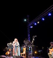 Φωτορεπορτάζ από το live της Μ. Φαραντούρη στη Μεσημβρία - Ζώνη.
