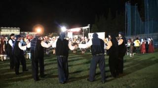 Κάνε ησυχία τουρίστα, θέλουμε να κοιμηθούμε! Άντε μη πάρω τηλέφωνο το 100