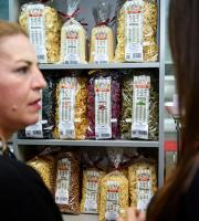 "Μαγειρέματα" και πολλά χαμόγελα στα εγκαίνια του κρεοπωλείου "Delicafreshen" του Θ. Ρούφου.
