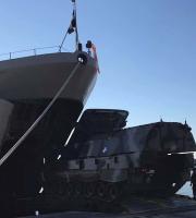 Το αρματαγωγό πλοίο "Λέσβος" κατέπλευσε στο λιμάνι της Αλεξανδρούπολης (φωτο)