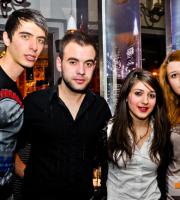 Δυνατό opening πάρτυ για το cafe bar Avenue, στο κέντρο της πόλης.