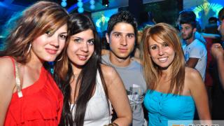 Έκανε opening το Reina Summer Club.