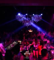 Σε κάθε party Bad Bulls η διασκέδαση στο Prive suite χτυπάει... "κόκκινο"!