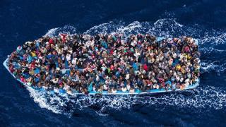 Περισυλλογή περισσότερων από 1700 μεταναστών σε τρεις μέρες σε κοντινά νησιά.