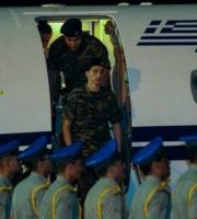 Υποδοχή ηρώων στους δύο Έλληνες στρατιωτικούς τα ξημερώματα της 15ης Αυγούστου 