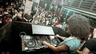 SoHo: Απίθανο πάρτυ με την Jamiie στα decks