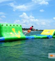 Έπεσε στο νερό η πίστα του AquatraXx, στην Αγία Παρασκευή.