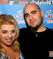Ο Παντελής Μακρής από τους "Ταξιδιώτες Ψυχής", στο στούντιο με τη Ρίτσα Σπανέλια.