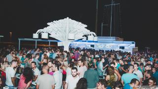 'Closing night' στο Yacht Club για το καλοκαίρι του 2014.