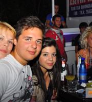 Strip show party στο Faces summer club την Κυριακή!
