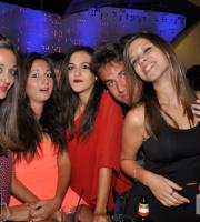 Καυτές καλοκαιρινές βραδιές στο Kingsize summer club.