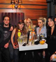 Στο Avalon Mood Bar οι νύχτες έχουν το δικό τους χρώμα.