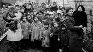 Σήμερα είναι η Διεθνής Ημέρα Μνήμης για τα Θύματα του Ολοκαυτώματος.