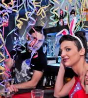 Καρναβαλικό... πανδαιμόνιο στο Muziq - Alternative bar.