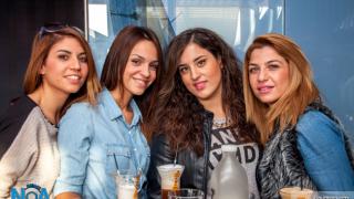 N.O.A. cafe - bar: Κυριακή με την καλύτερη παρέα, στο λιμάνι.