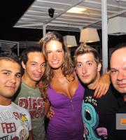 Η Εύα Λάσκαρη ξεσήκωσε τους πάντες στο Faces Club (Μέρος 1ο).