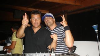 Πάρτυ με DJ AΚ και DJ Vlasakis στο Domus κάθε Πέμπτη!!