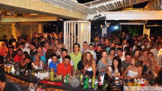 O...πυρετός Ελένη Φουρέιρα στο Reina summer club - The people.