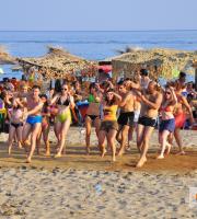 Latin party στήθηκε στον Ιππόκαμπο της Αγίας Παρασκευής, την Κυριακή.