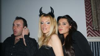 Μπήκαν για τα καλά οι απόκριες στο Genial club!!