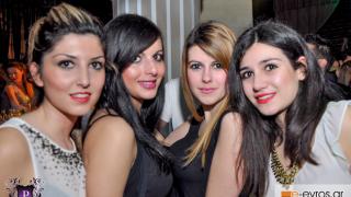 Κυριακή στο Prive club με ladies night και όποιος αντέξει!