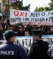Στιγμιότυπα από την μαθητική και στρατιωτική παρέλαση στην Αλεξανδρούπολη.