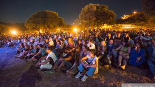Φωτορεπορτάζ από το live της Μ. Φαραντούρη στη Μεσημβρία - Ζώνη.