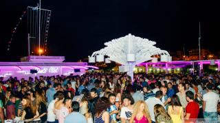 Yacht club: Σάββατο βράδυ στη πιο όμορφη ταράτσα της πόλης!