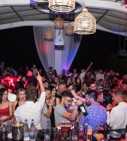 Το πρώτο καλοκαιρινό "Bad Bulls party" στο Reina - The villa project