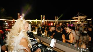 Το Rooftop του ΝΟΑ πήρε "φωτιά" με την ALEXA!