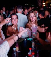 15 χρόνια «Xarama Seaside Luxury»: Όλη η λάμψη της επετειακής γιορτής σε εικόνες και video