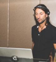 5α γενέθλια του SoΗo Absolutely Fabulous με Dj Ari Kokou στα decks