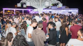 Απερίγραπτο το τελευταίο Σαββατόβραδο πάνω στο Yacht Club.