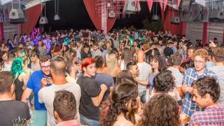 Σούπερ "Hooters & Photobooth" πάρτι στο Reina Club.