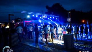 Ο dj Ison σε ένα εκρηκτικό πάρτι με πολύ κέφι στο Yasu beach bar 