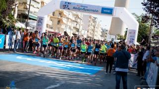 Ξεχύθηκαν στους δρόμους της Αλεξανδρούπολης χιλιάδες δρομείς για το Run Greece