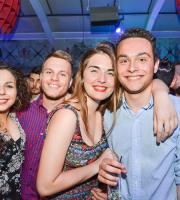 Πανικός στο Grand Opening Party του Reina Club.