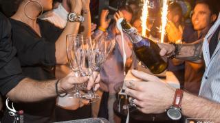 "One Year Anniversary Party" στο Room 6.