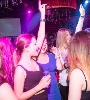 Ο γνωστός χαμός τη Παρασκευή στο Prive Club.