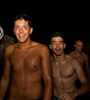 Yasu beach bar: Η νύχτα έγινε... μέρα με το δίδυμο φωτιά Junior Pappa & Antonio