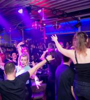 Ένα τρελό πάρτυ στήθηκε στο Thea Thalassa the bar με τον Μπίγαλη "on stage"!