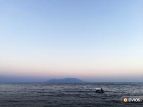 "Ατενίζοντας το Θρακικό πέλαγος τις τελευταίες μέρες του καλοκαιριού."