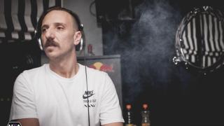 "Νοκ άουτ" μας έβγαλε ο Junior Pappa στο session της Παρασκευής, στο ΝΟΑ