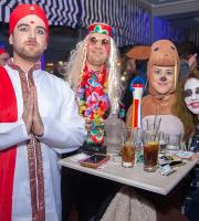 "Χαμός" έγινε στο party μασκέ του ΝΟΑ cafe bar 