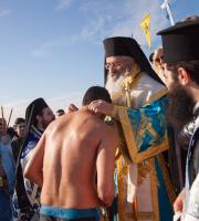 Ο Αγιασμός των υδάτων στο λιμάνι της Αλεξανδρούπολης