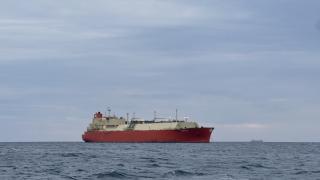 Στην Αλεξανδρούπολη το LNG carrier NEW NATURE – Την Πέμπτη θα «δέσει» με το FSRU (video)