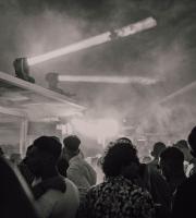 DJeff Afrozila και DaMike στην ταράτσα του Yacht club, στο λιμάνι