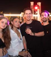 Μια βραδιά γεμάτη λάμψη στο Closing Party του ΝΟΑ rooftop!